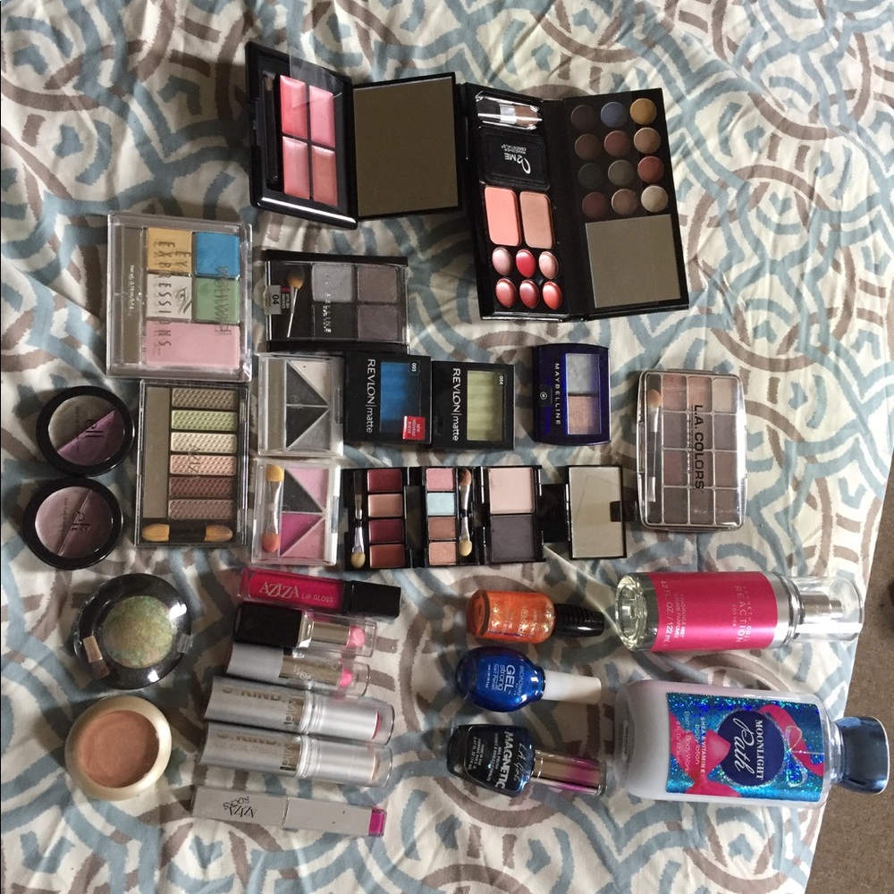 Makeup,jackets etc. - Picture 6 of 6